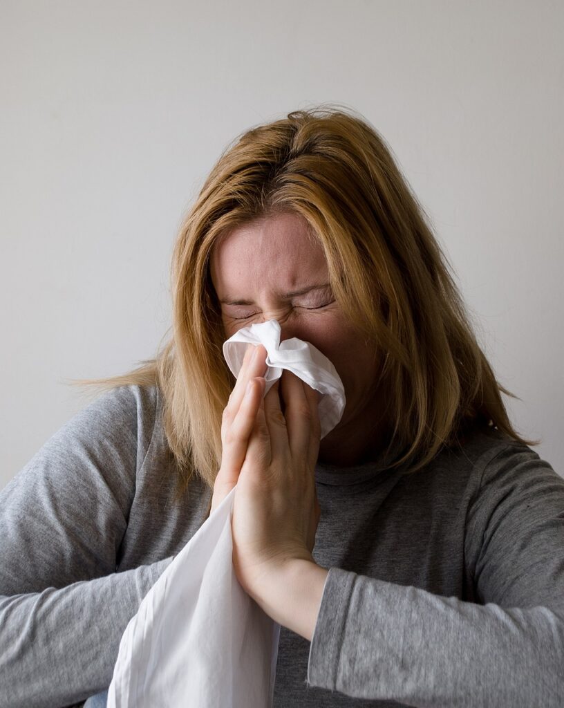 woman, sneeze, blowing nose-699004.jpg