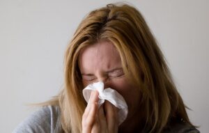 woman, sneeze, blowing nose-699004.jpg